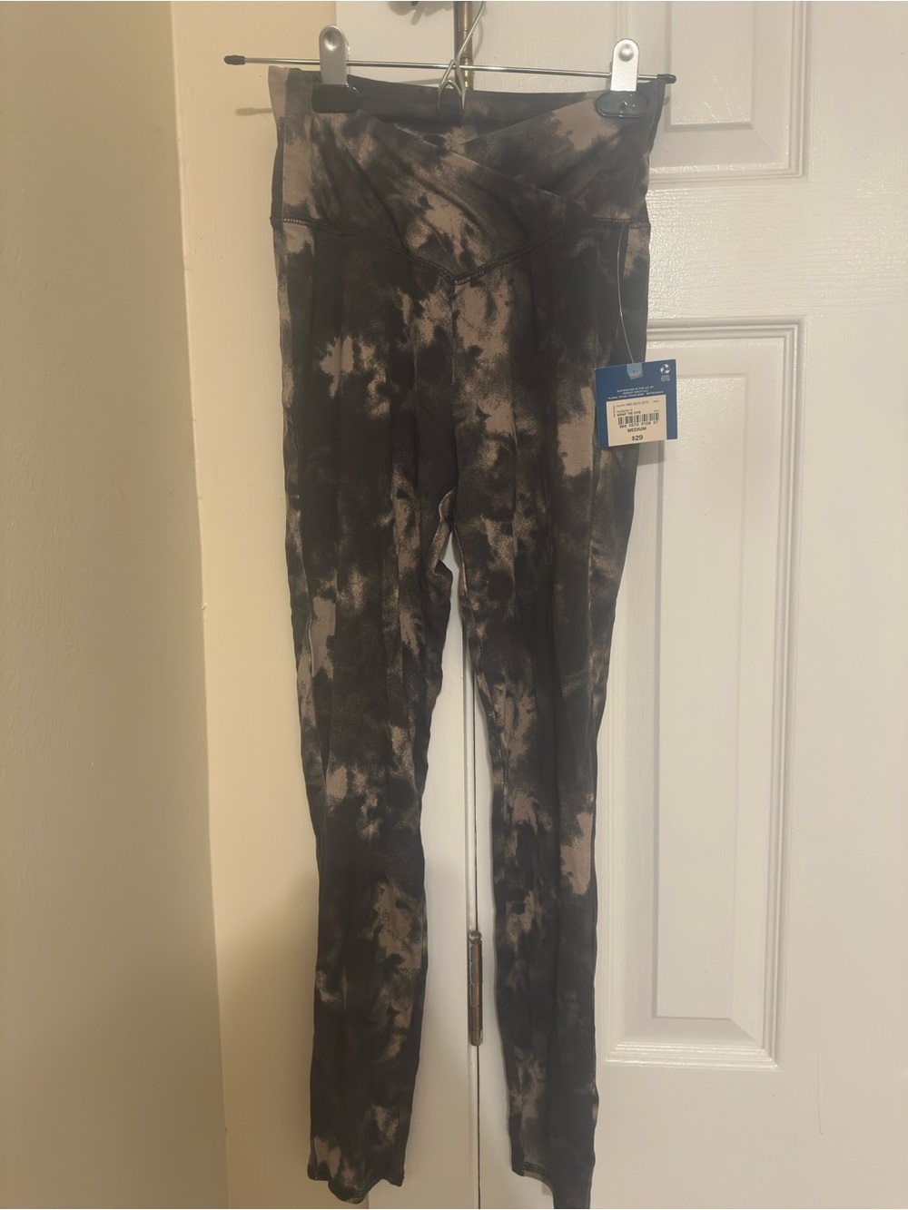 Arizona Jean Company Black and Taupe Tie-Dye Leggings